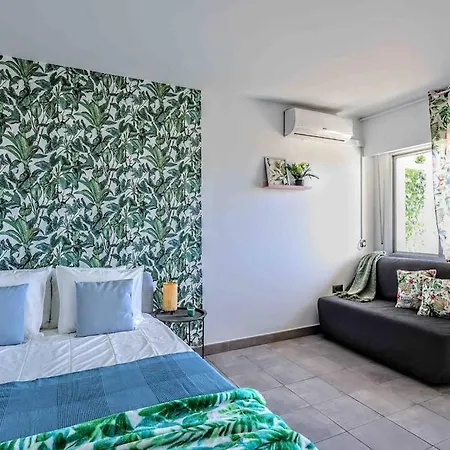 Cozy Holiday Studio Palmeras - Wifi, Ac, Pool *